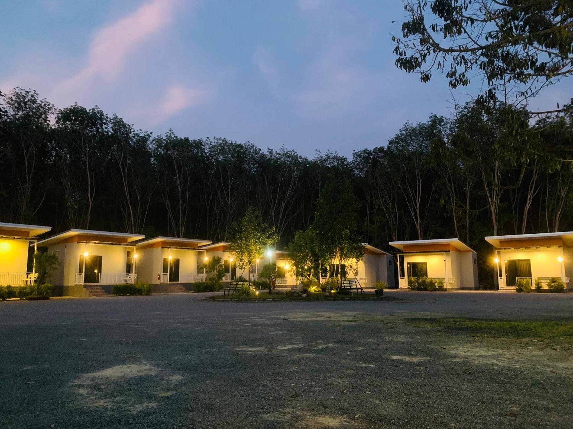 Suanvadee Resort สวนวดี รีสอร์ท Don Sak Exteriér fotografie